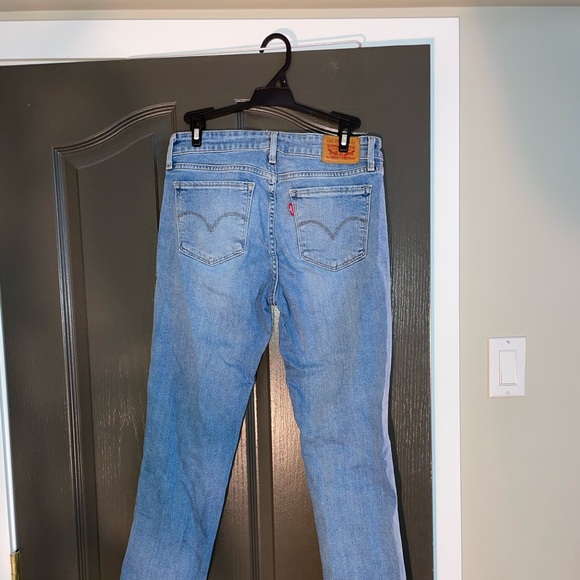 712 Levi’s Jeans - Picture 4 of 5